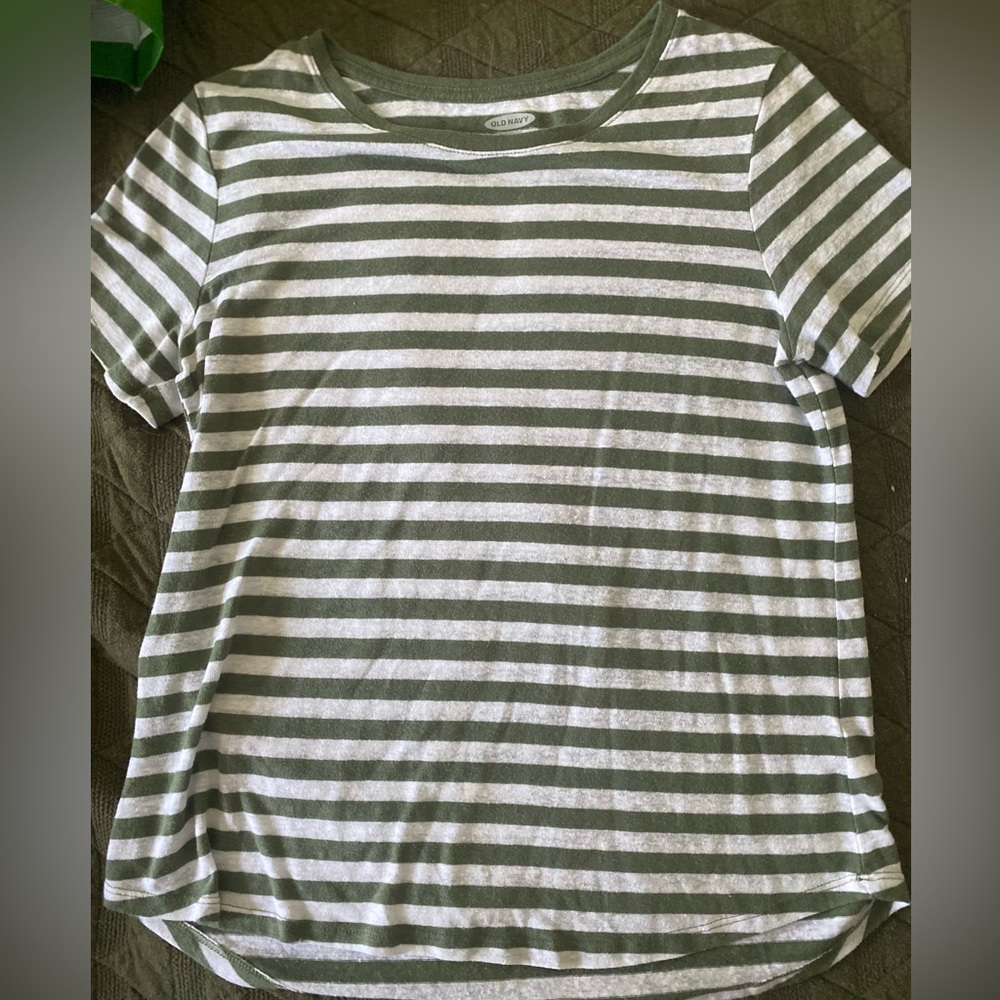 Old navy tee